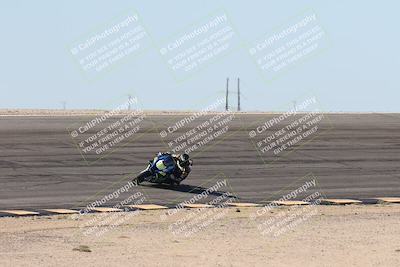 media/Oct-30-2025-Racers Edge (Thu) [[dabbdaf680]]/3-B Group/Session 2 (Bowl Exit)/